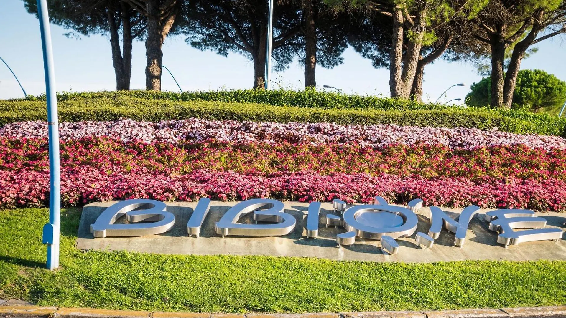 Wonderful Villa In A Quiet Place In Bibione Apartment